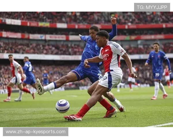 切尔西门将连续扑救 受到球迷赞扬,切尔西前门将 切尔西门将连续扑救 受到球迷赞扬,切尔西前门将